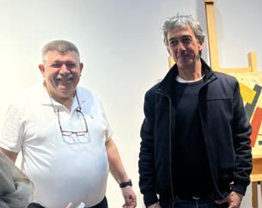 Andranik Ghazarian — Andranik Ghazarian mit einem Fachkollegen vor einem Werk auf der Staffelei.